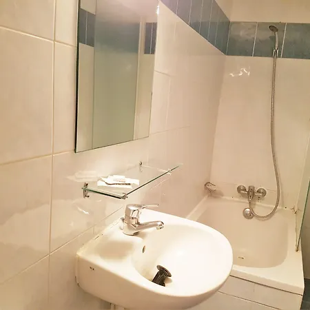 Ibis Styles Gare De L'est Magenta Hotel Parigi