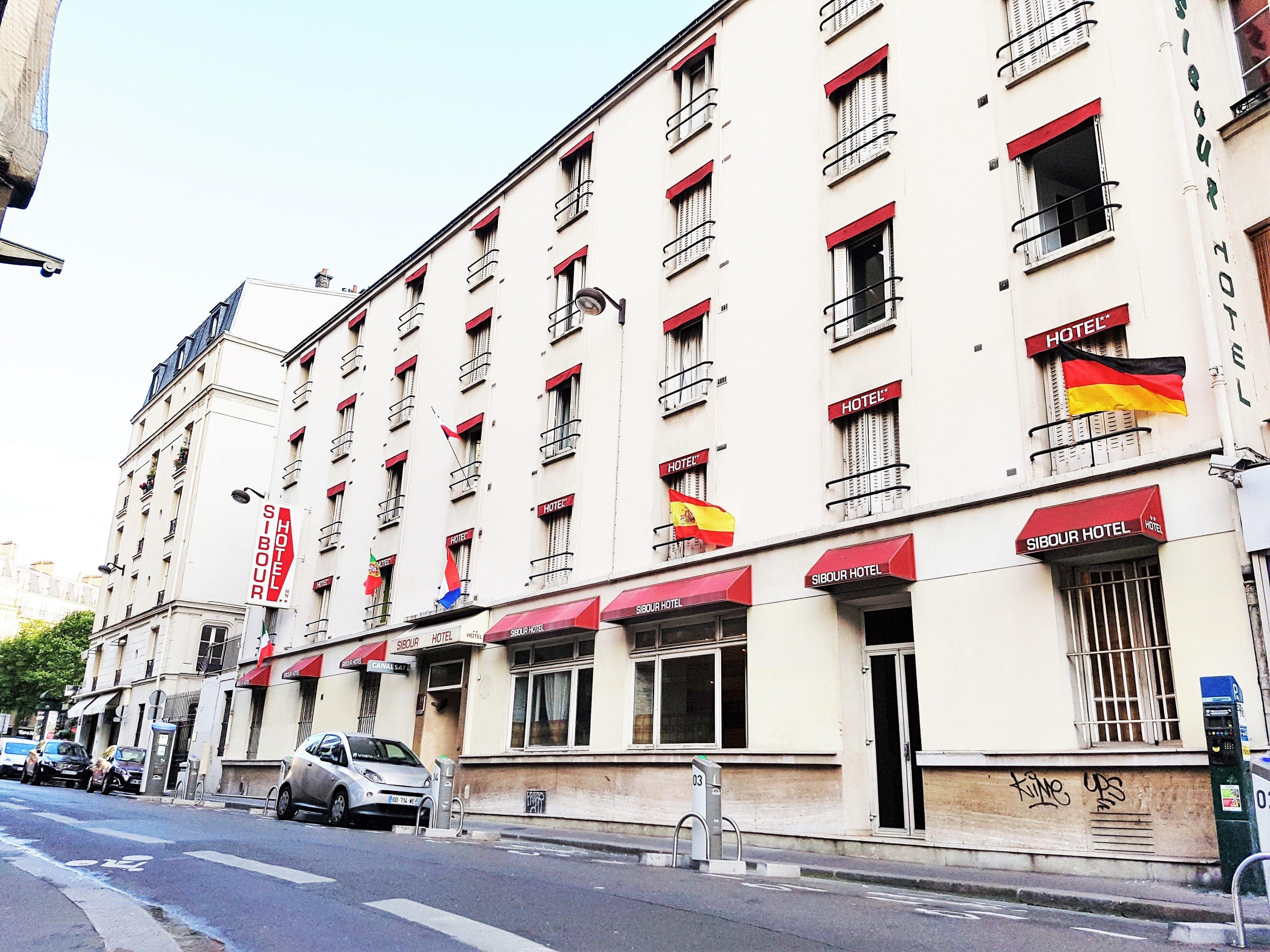Ibis Styles Gare De L'est Magenta