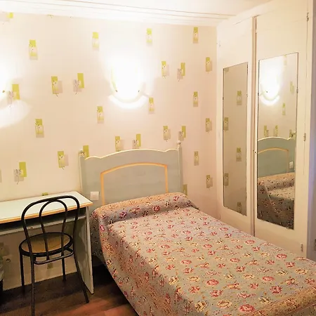 Ibis Styles Gare De L'est Magenta 3* Paris